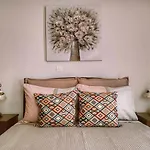 Apartment Anemone Rose - Chora Center